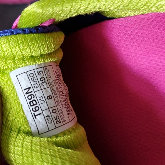 Asics Sneakers ( women's size 8) - Picture 5 of 7